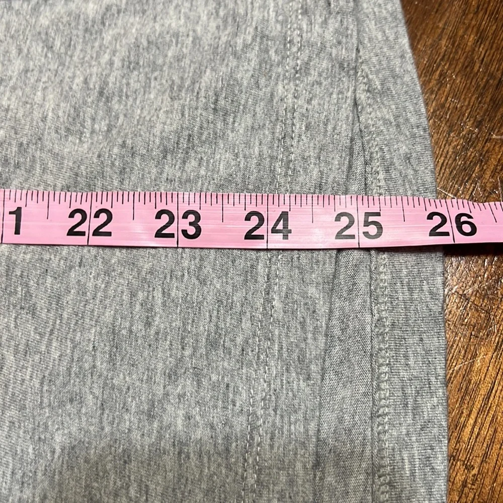 Tommy Hilfiger Heather Grey Heart Short Sleeve T Shirt Sz L - Picture 9 of 9